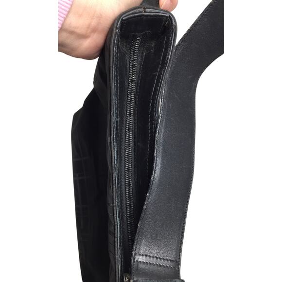 Salvatore Ferragamo Black Nylon Shoulder Bag - Picture 13 of 15